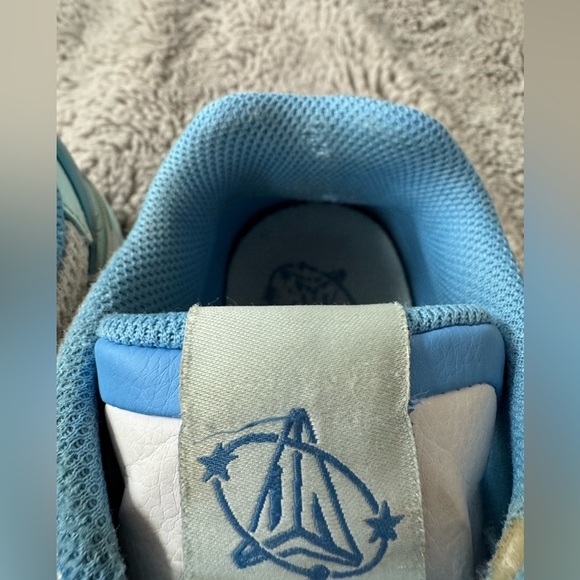 Nike Kid Boy Size 6.5Y Ja 1 GS Blue and Gray Sneakers Running Shoes Activewear - Picture 4 of 9